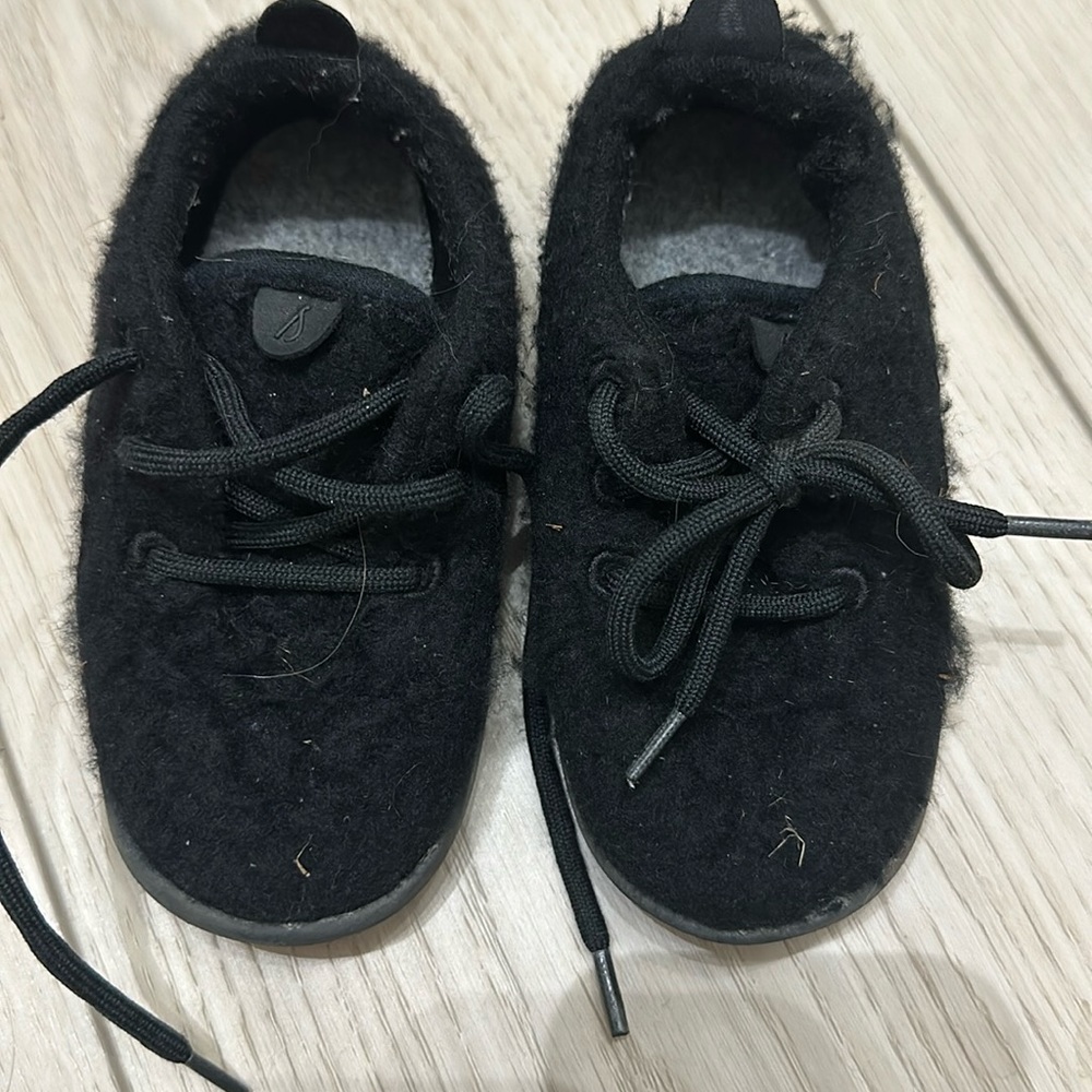 Smallbirds Wool Runners- fluffy black